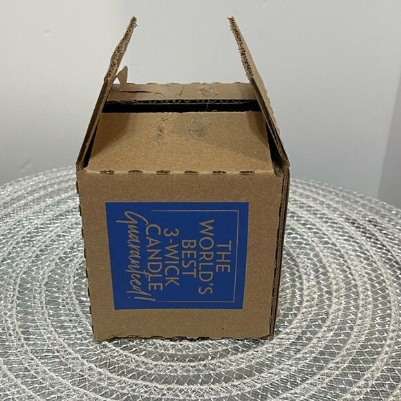 BBW Cinnamon Spiced Vanilla 3 Wick Scented Candle NWT - Picture 4 of 4